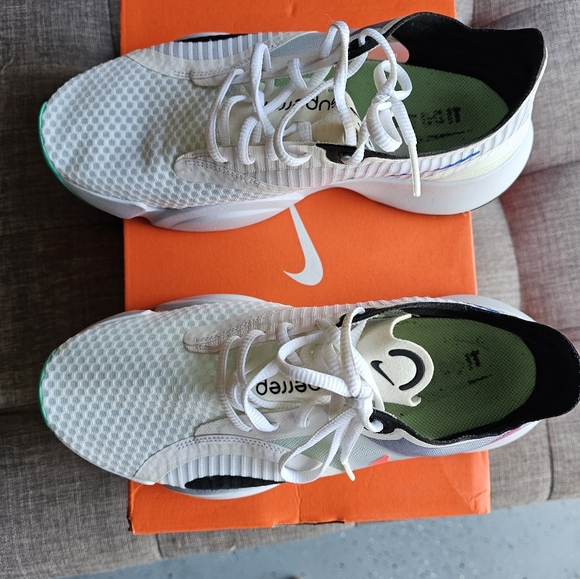 Nike Shoes - Tennis Shoes Nike